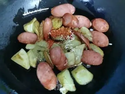 Make Spud ham sausages step 7
