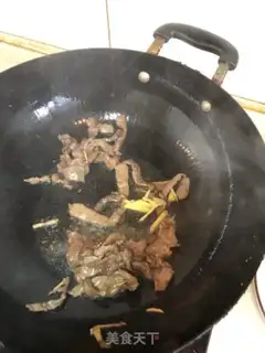 Make Beef roller and gold mushrooms step 2