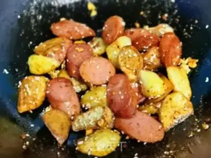 Make Spud ham sausages step 8