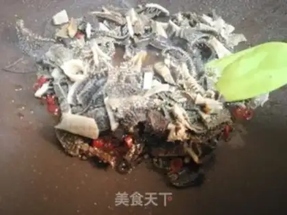 Make Bean sauce, fragrance leaves step 4