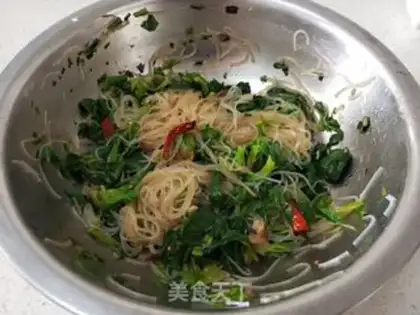 Make A spinach mix fan step 7