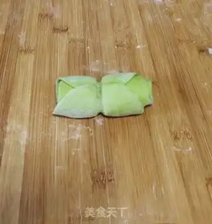 Make Breathed rose buns step 5