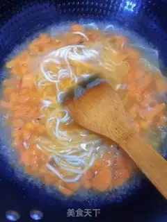 Make Tomato egg noodles step 4