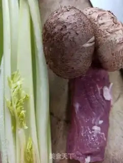 Make Celery mushrooms and fried meat step 0