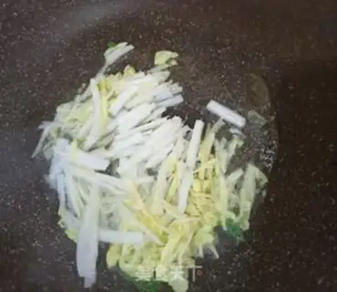 Make The cabbage stand step 3