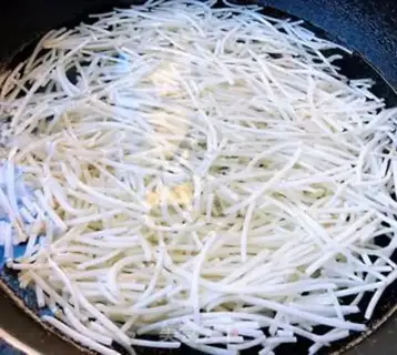 Make The green bean sprouts, the carrots, the meat step 1