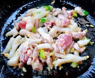 Make The green bean sprouts, the carrots, the meat step 4