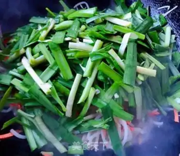 Make The green bean sprouts, the carrots, the meat step 7