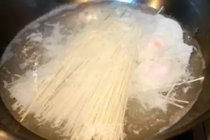 Make Quick-hand breakfast with hot soup step 4