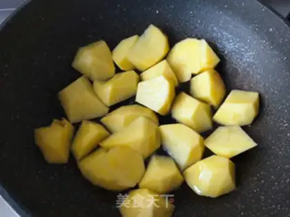 Make Curry cow and potatoes step 6