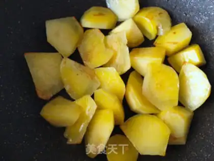 Make Curry cow and potatoes step 7