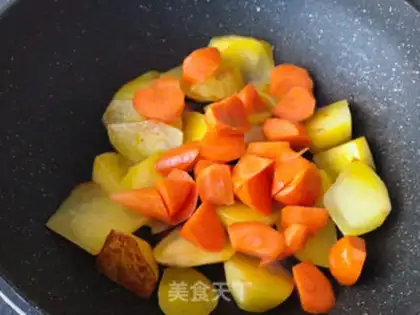 Make Curry cow and potatoes step 8