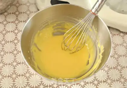 Make Red velvet strawberry cake step 2