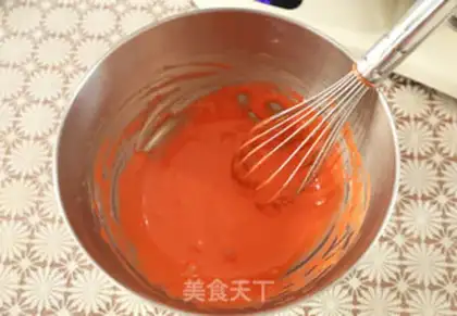 Make Red velvet strawberry cake step 3