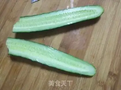 Make Strawberry cucumber fruit plate step 3