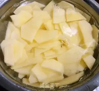 Make Onion mushrooms, carrots, chips step 1