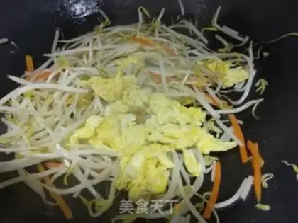 Make Scrambled bean sprouts step 6