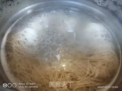 Make Tomato egg noodles step 5