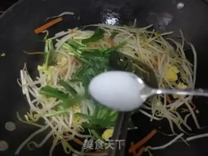 Make Scrambled bean sprouts step 8