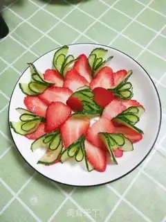 Make Strawberry cucumber fruit plate step 6