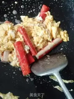 Make Eggs and crab sticks step 3