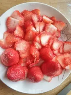 Make Mango strawberries step 1
