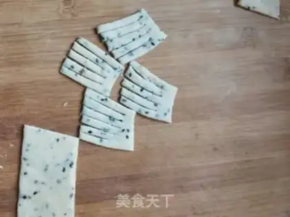 Make Pelican leaf step 10