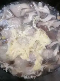 Make An egg soup for a mushroom step 4