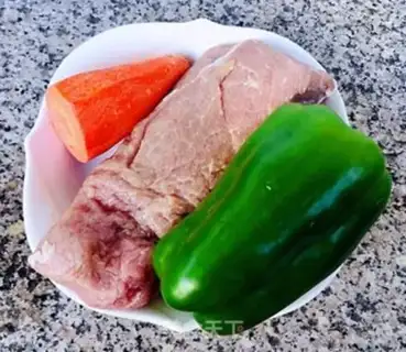 Make Cream pepper carrot and beef step 0