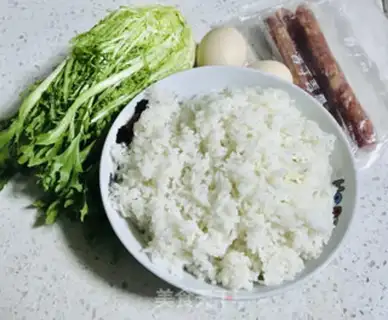 Make Weenie egg fried rice step 0