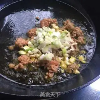 Make Black pepper beef, fried potatoes step 7