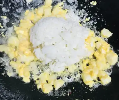 Make Salba willow fried egg rice step 5