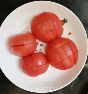 Make Tomato fried eggs step 1