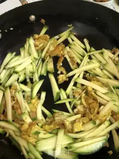 Make Eggs fried pumpkin bars step 3