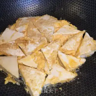 Make Garlic eggs and tofu step 3