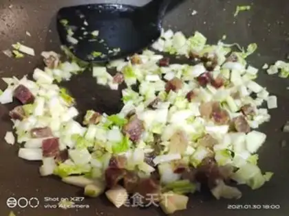 Make Pillard sausage fried rice step 2
