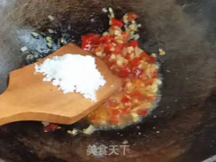 Make Pepper chopping and scavenging bamboo step 4
