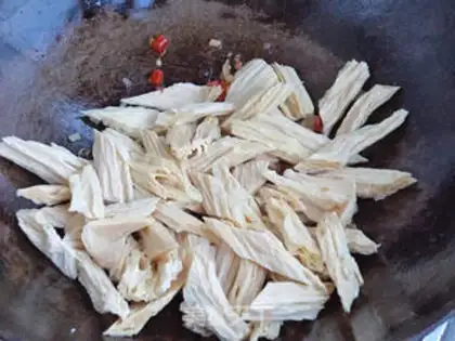 Make Pepper chopping and scavenging bamboo step 5