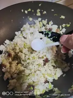 Make Pillard sausage fried rice step 4