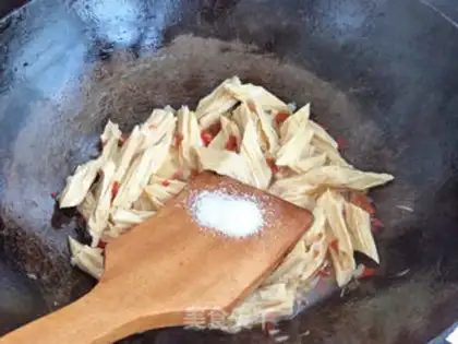 Make Pepper chopping and scavenging bamboo step 7