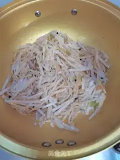 Make radish meatball potato powder step 4