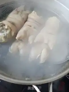 Make Pig hoof freeze step 2