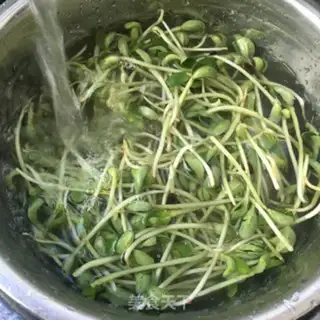Make Garlic fried beans step 0
