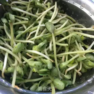 Make Garlic fried beans step 1