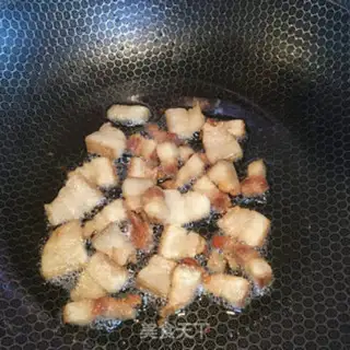 Make Cricket egg mushroom pork step 8