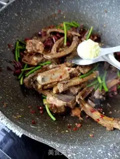 Make Spicy rice and lamb chops step 8