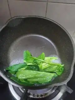 Make The spinach noodle step 7