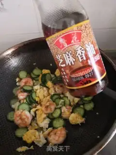 Make cucumber shrimp fried eggs step 8