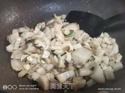 Make Five flowers for the fruit step 6
