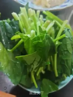 Make Godmother mixed spinach powder step 1